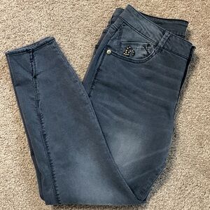 Democracy Freedom Ankle Skimmer jeans good cond 2.75 inch split on ankles